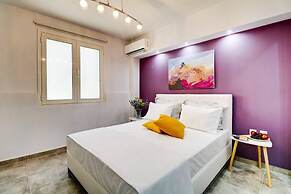 Purple- Lux Studio 2 From Metro Petralona