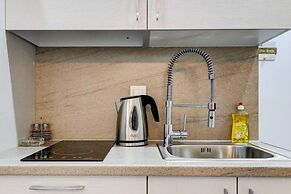 Purple- Lux Studio 2 From Metro Petralona