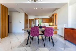 Petralona Amazing 2 bd Flat