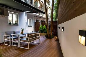 Backyard Modern House Nea Smyrni
