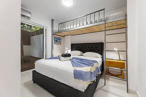 Backyard Modern House Nea Smyrni