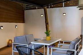 Backyard Modern House Nea Smyrni