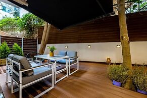 Backyard Modern House Nea Smyrni