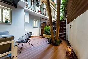 Backyard Modern House Nea Smyrni