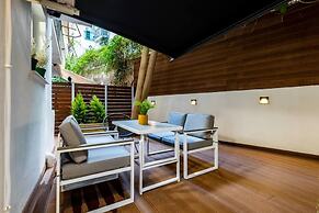 Backyard Modern House Nea Smyrni