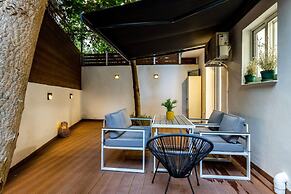 Backyard Modern House Nea Smyrni