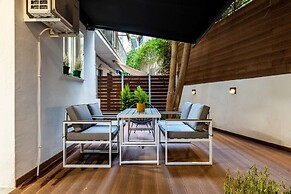 Backyard Modern House Nea Smyrni