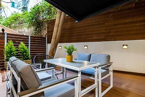 Backyard Modern House Nea Smyrni