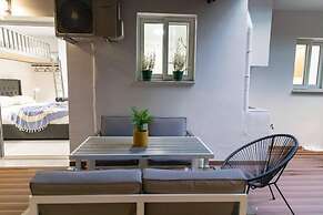 Backyard Modern House Nea Smyrni