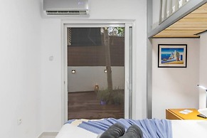 Backyard Modern House Nea Smyrni