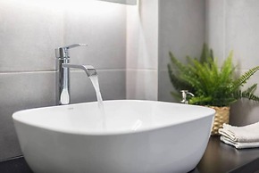 Central Athens Jewel