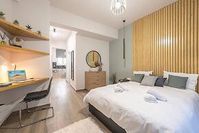 Central Athens Jewel