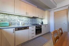 Petralona Dazzling top Floor 2BD AP