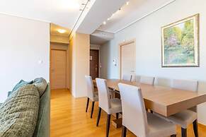 Petralona Dazzling top Floor 2BD AP