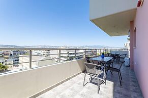 Petralona Dazzling top Floor 2BD AP
