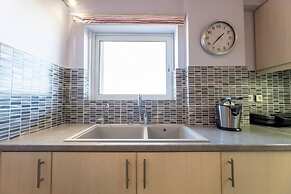 Petralona Dazzling top Floor 2BD AP