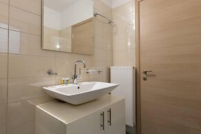 Petralona Dazzling top Floor 2BD AP