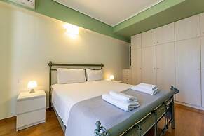 Petralona Dazzling top Floor 2BD AP