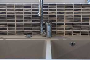 Petralona Dazzling top Floor 2BD AP