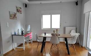 ONE Block From the sea Family House at Floisvos