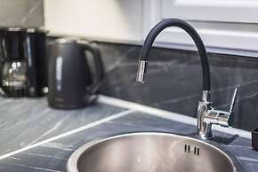 Small Minimal Paradise in the Center of the City