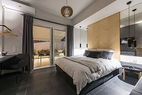 Small Minimal Paradise in the Center of the City