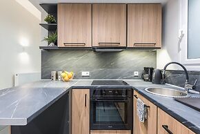 Small Minimal Paradise in the Center of the City