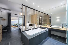 Small Minimal Paradise in the Center of the City