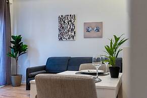 Elegant Flat 5 Walk to Metro Panormou