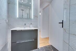 Elegant Flat 5 Walk to Metro Panormou