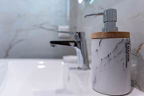 Elegant Flat 5 Walk to Metro Panormou