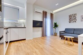 Elegant Flat 5 Walk to Metro Panormou