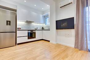 Elegant Flat 5 Walk to Metro Panormou