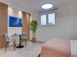 Nancy s Studio at Metro Petralona