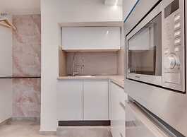 Nancy s Studio at Metro Petralona