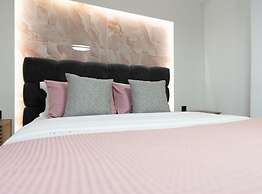 Nancy s Studio at Metro Petralona