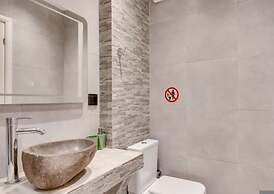 Nancy s Studio at Metro Petralona