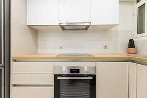 Bright and Stylish Apartment in Palaio Faliro