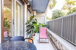 Bright and Stylish Apartment in Palaio Faliro