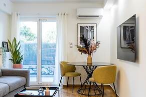 Bright and Stylish Apartment in Palaio Faliro