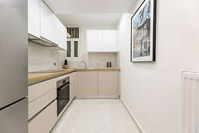 Bright and Stylish Apartment in Palaio Faliro