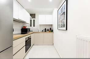 Bright and Stylish Apartment in Palaio Faliro