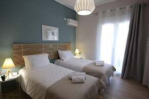 Penthouse lux Flat With 2 bd Next to Larissis