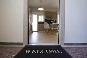 Penthouse lux Flat With 2 bd Next to Larissis