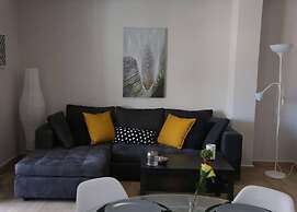 Penthouse lux Flat With 2 bd Next to Larissis