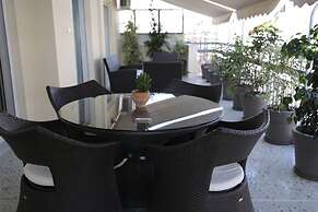 Penthouse lux Flat With 2 bd Next to Larissis