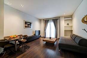 Classy and Stylish Apartment Next to Hilton