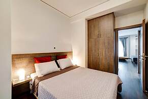 Classy and Stylish Apartment Next to Hilton