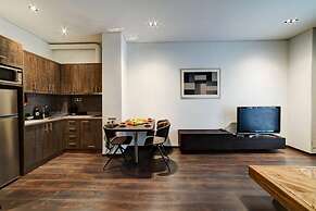 Classy and Stylish Apartment Next to Hilton