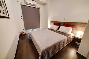 Classy and Stylish Apartment Next to Hilton